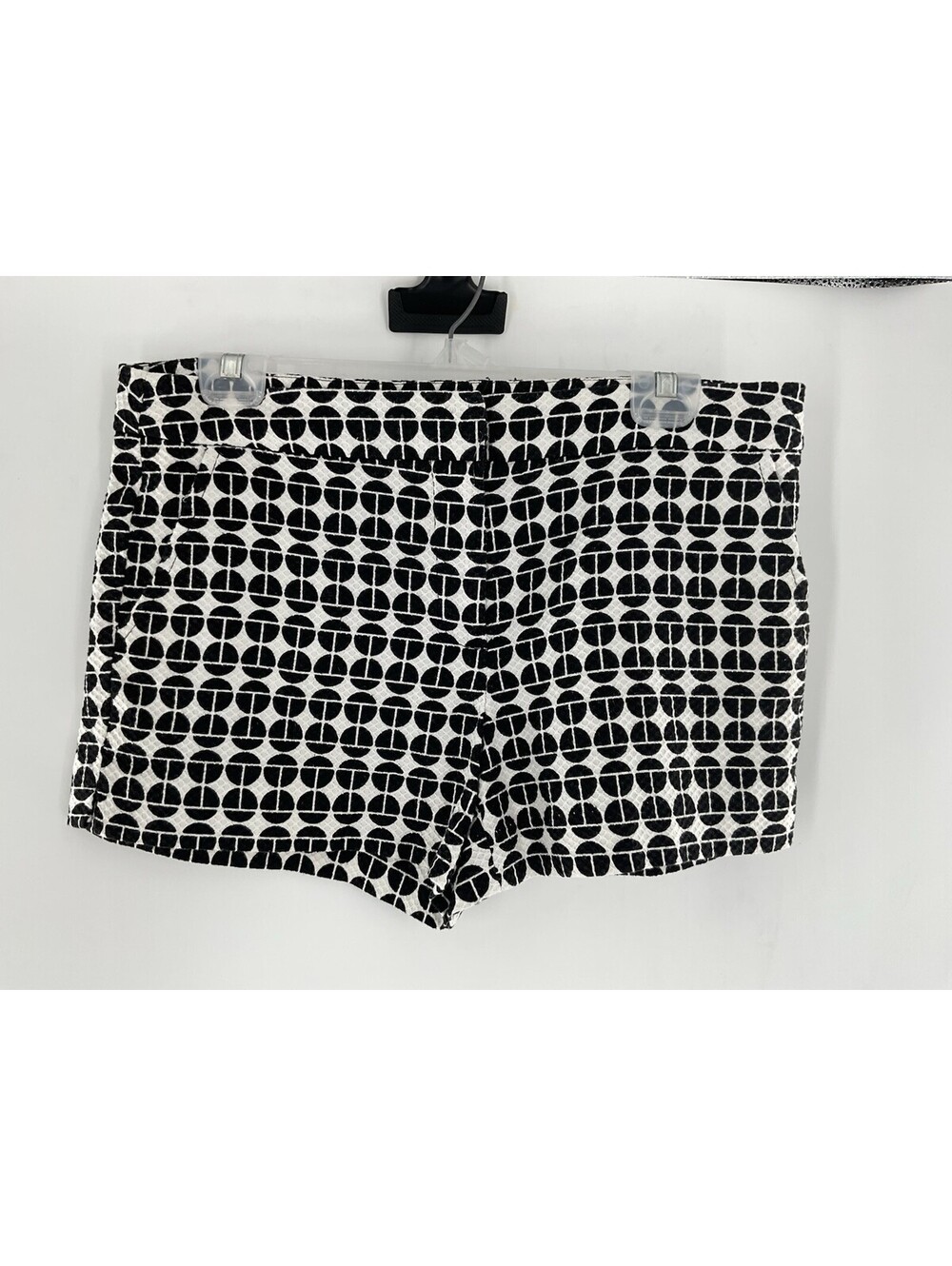 Trina Turk Women’s Shorts 3 Inch Inseam 34 Inch Waist Geometric Black/White 140
